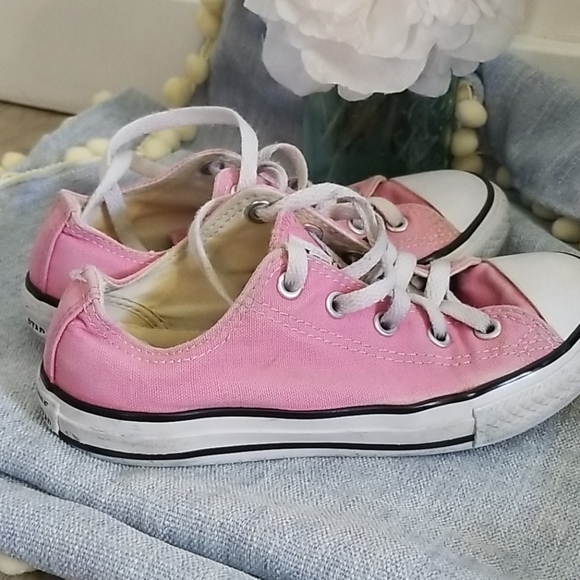 Pink Converse - Picture 4 of 8